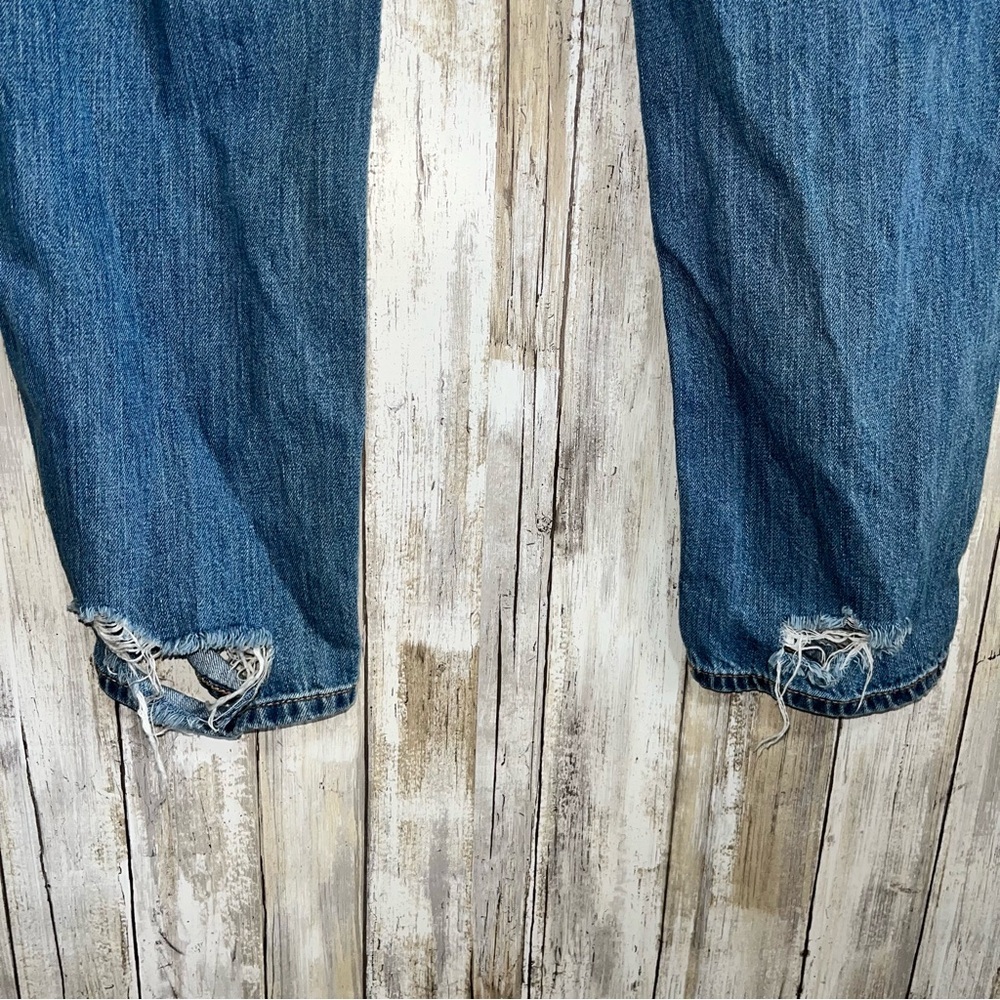 American Eagle Tomgirl High Rise Button Distressed Regular Wash Women’s 6 Long - Picture 6 of 9